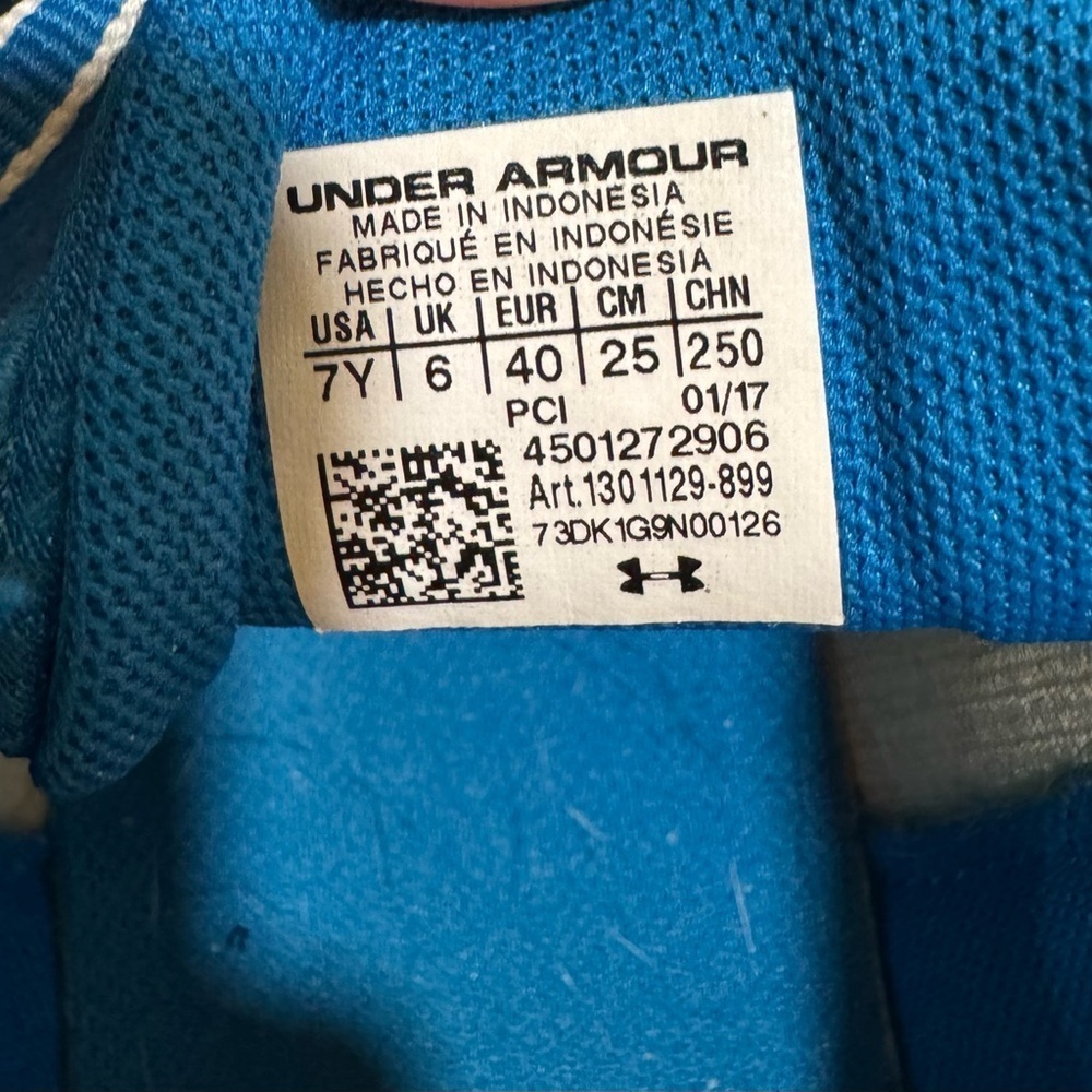 Youth Girl’s Under Armour Turquoise Sneakers/Shoes Size 7Y - Picture 2 of 3